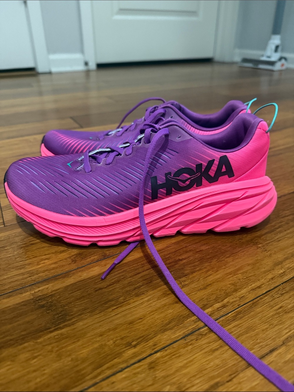HOKA Women’s Rincon 3 running shoes 8B